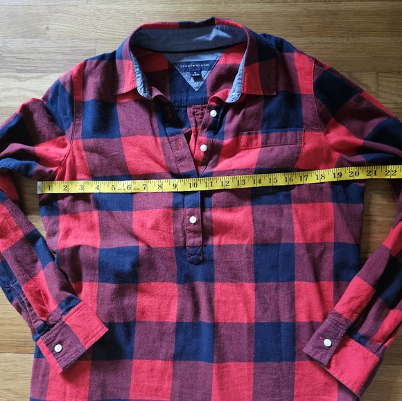 Tommy Hilfiger Red Plaid Flannel Shirt Long Sleeves Women's Size Medium - Picture 7 of 14